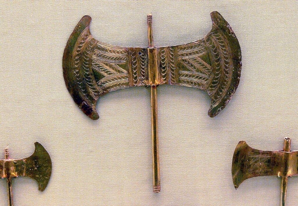 Minoan double-axe