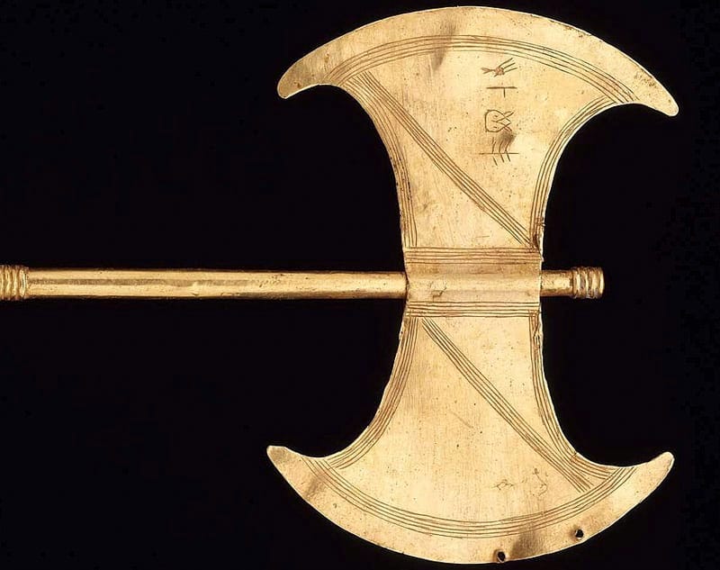 Minoan double-axe